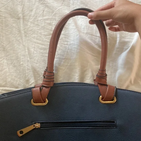 Mulberry Purse Handbag Tote w/ gold hardware, clean leather handbag EUC - Picture 2 of 16